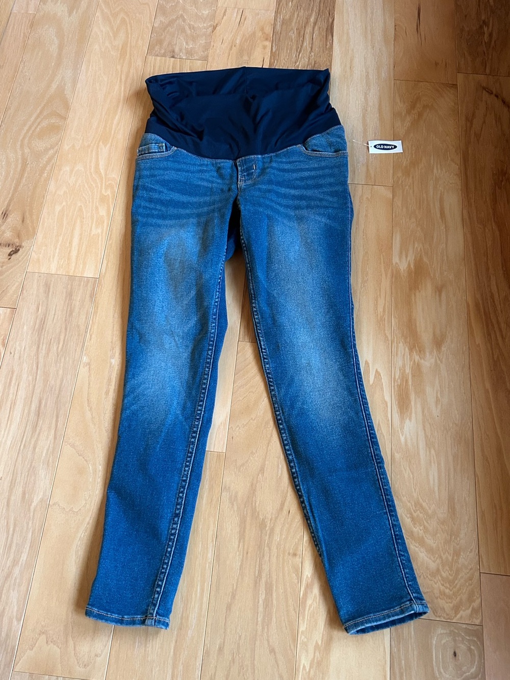 NWT Old Navy size 4 maternity jeans